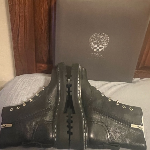 Vince Camuto Popinta Black Leather Zipper Ankle Boots, women's 6.5, new in box - Picture 4 of 11